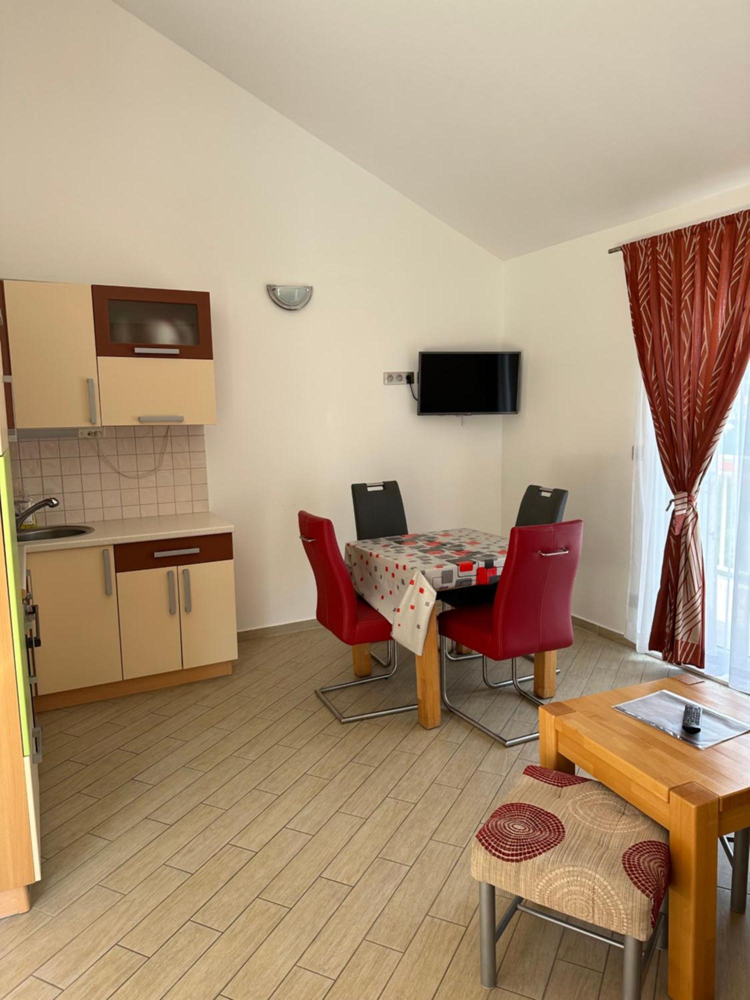 Apartments Villa Eva 斯拉诺 外观 照片