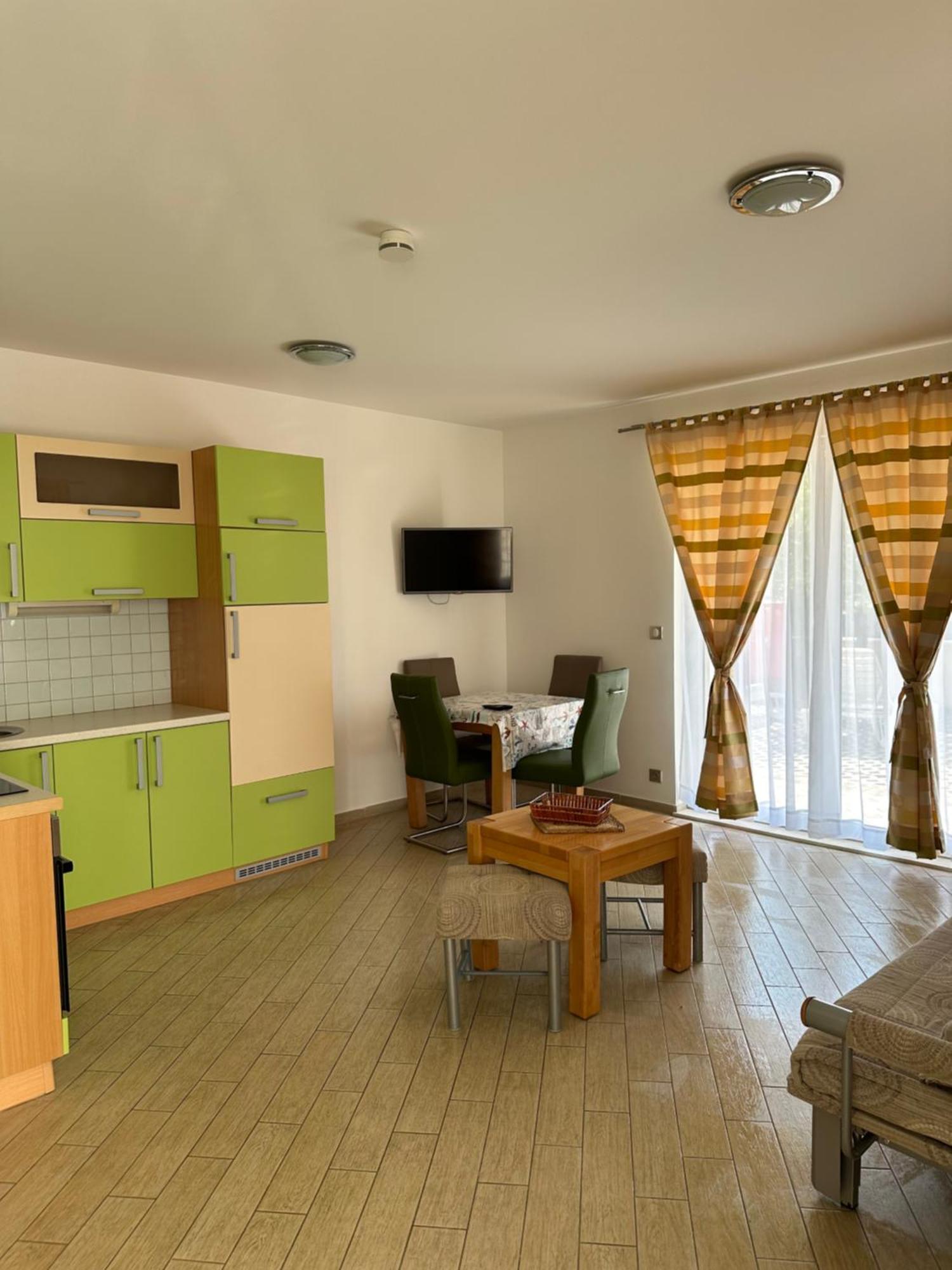 Apartments Villa Eva 斯拉诺 外观 照片