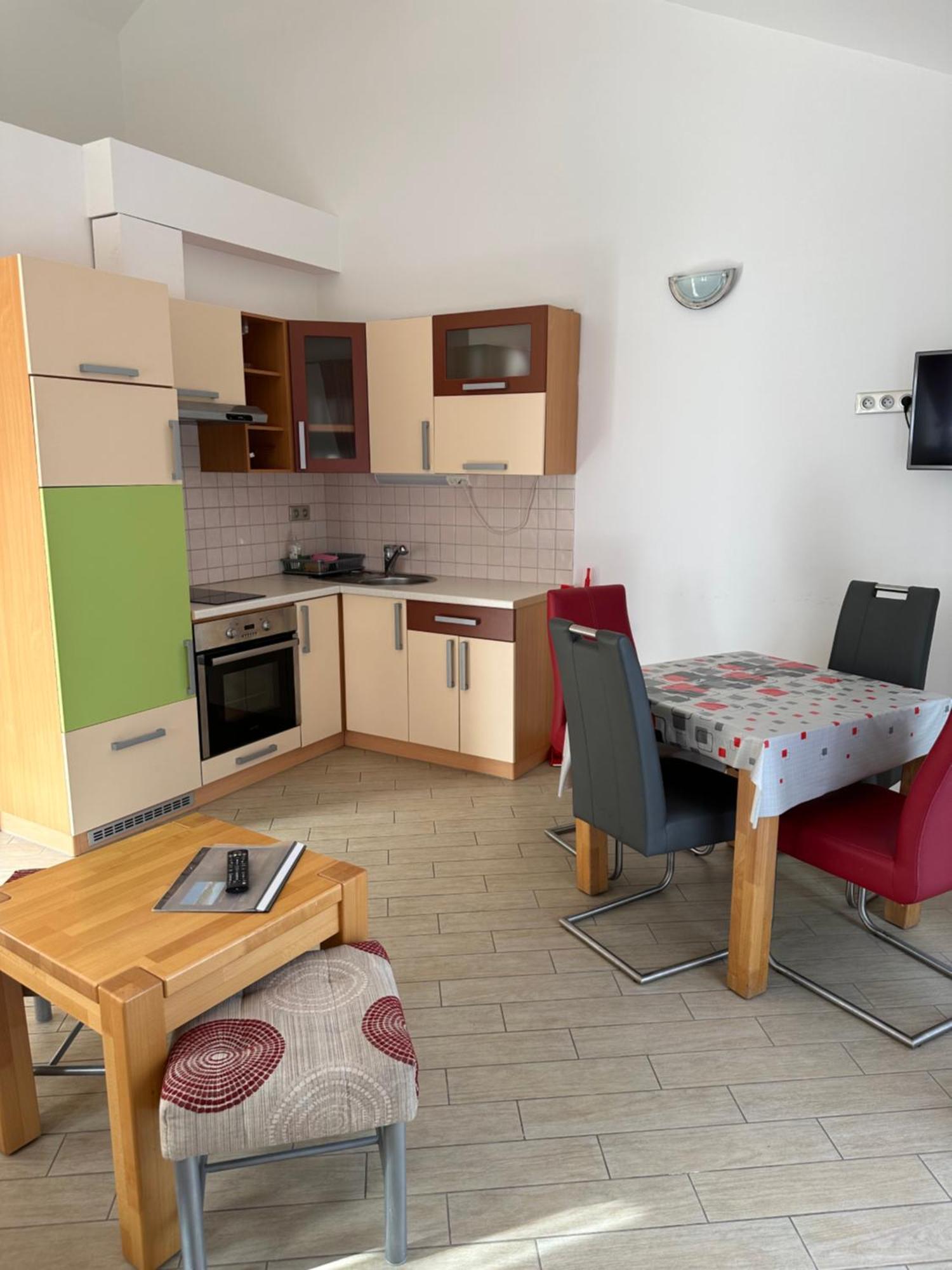 Apartments Villa Eva 斯拉诺 外观 照片