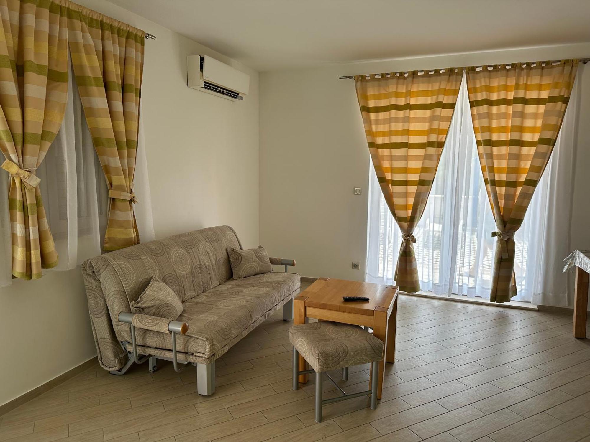 Apartments Villa Eva 斯拉诺 外观 照片