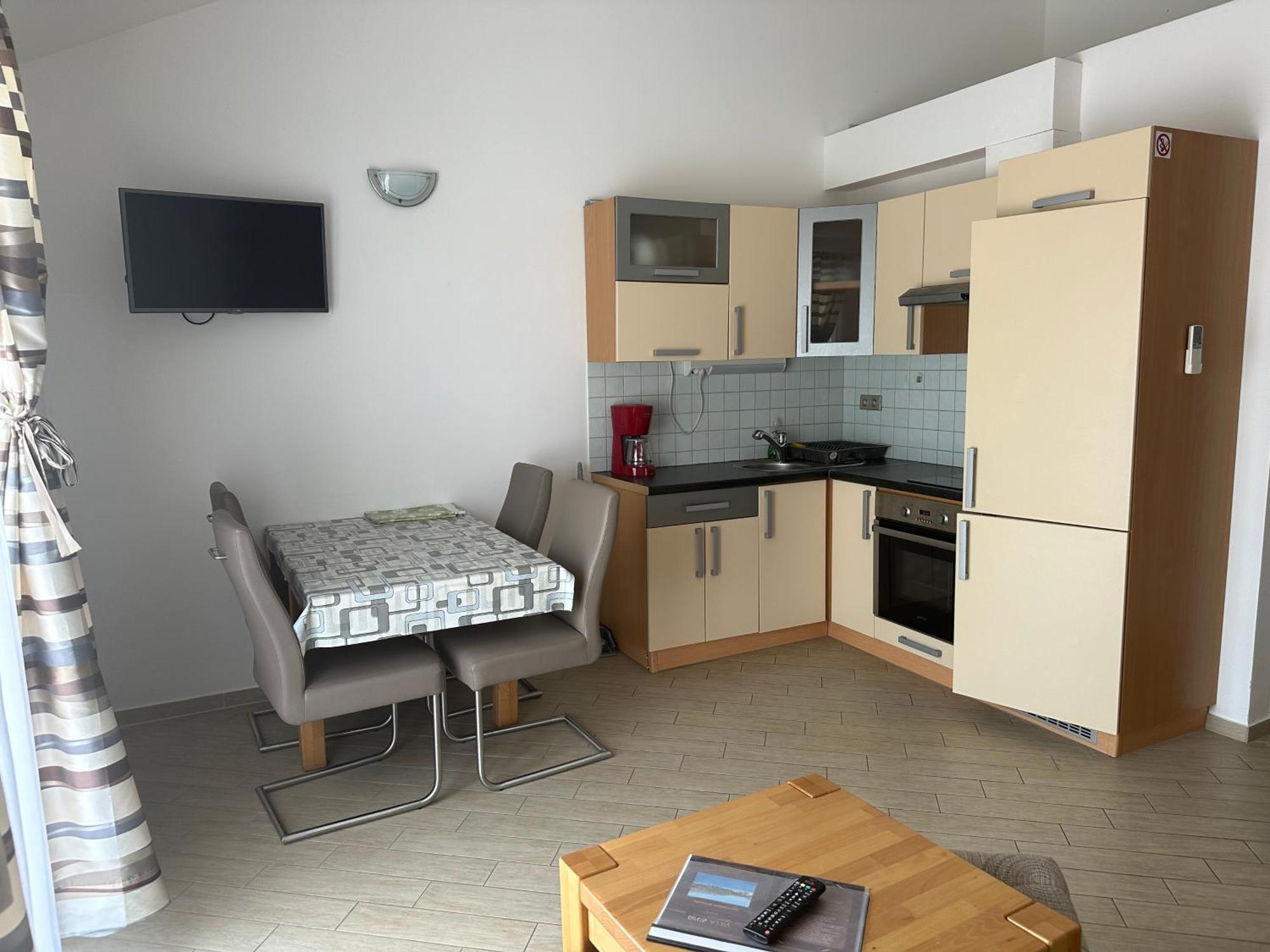 Apartments Villa Eva 斯拉诺 外观 照片