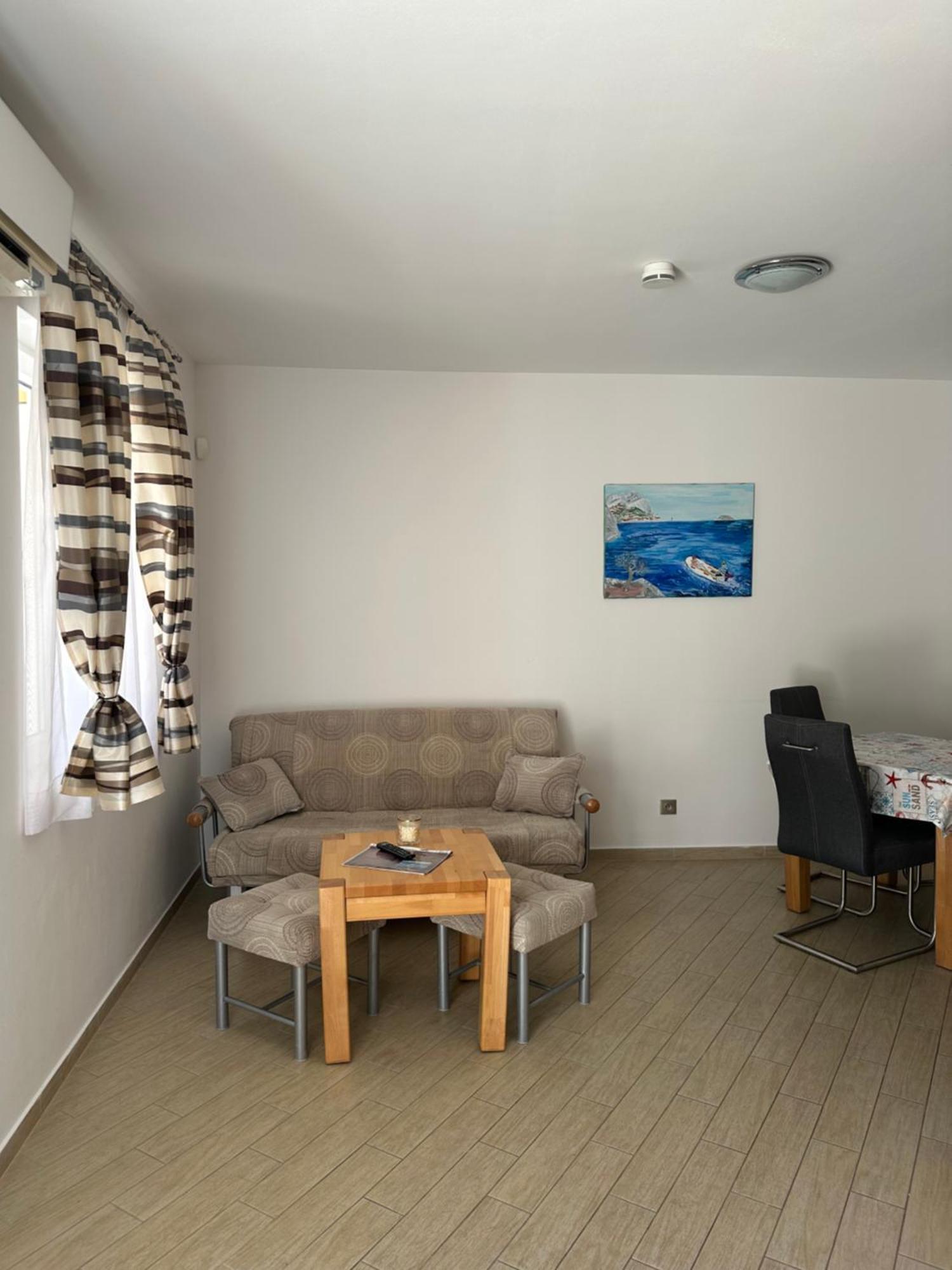 Apartments Villa Eva 斯拉诺 外观 照片