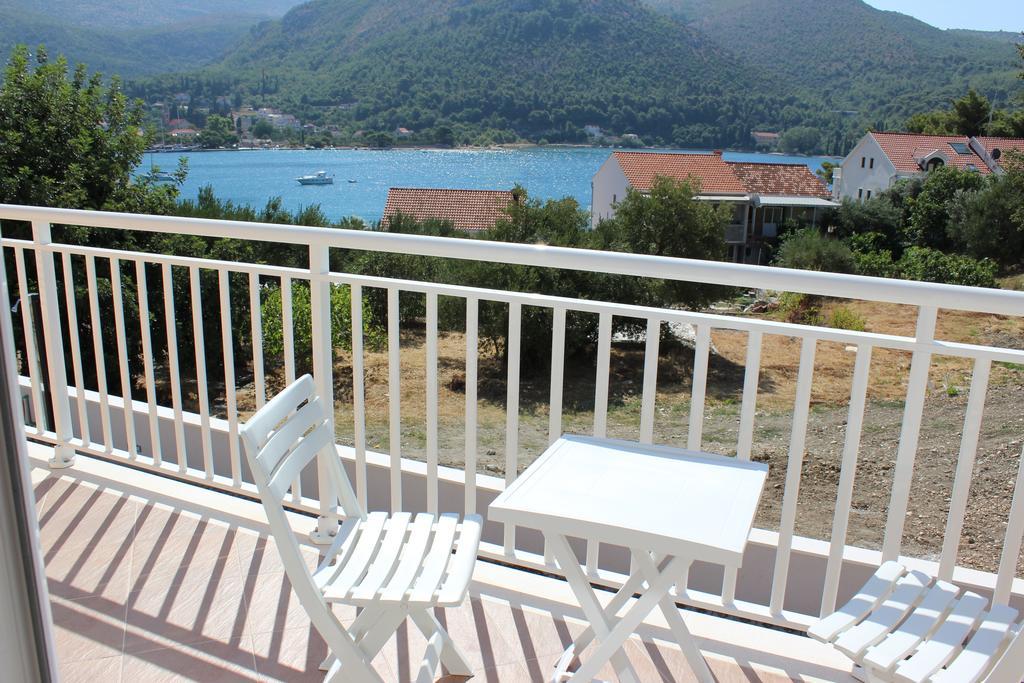 Apartments Villa Eva 斯拉诺 外观 照片