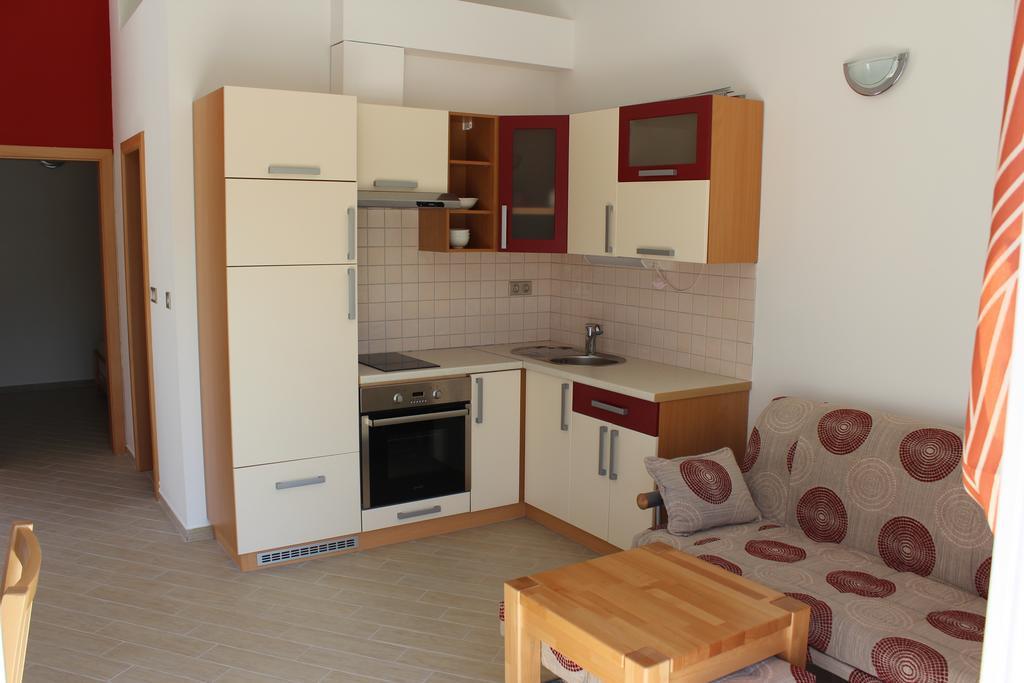Apartments Villa Eva 斯拉诺 客房 照片